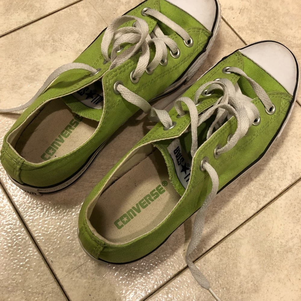 Apple green converse